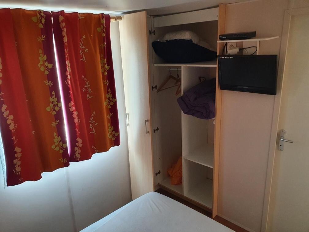 Mobil Home Avec Spacieuse Terrasse A Meschers Proche De Royan Ngoại thất bức ảnh