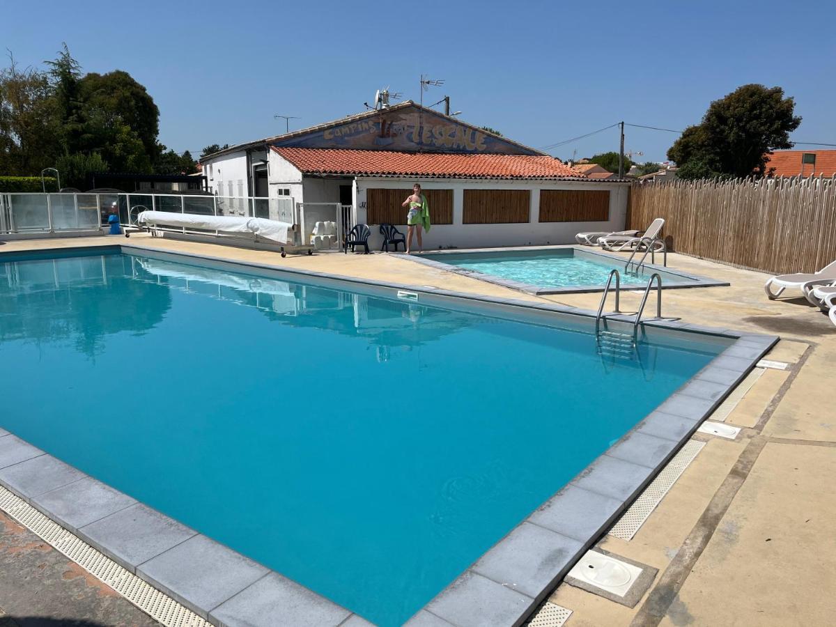 Mobil Home Avec Spacieuse Terrasse A Meschers Proche De Royan Ngoại thất bức ảnh